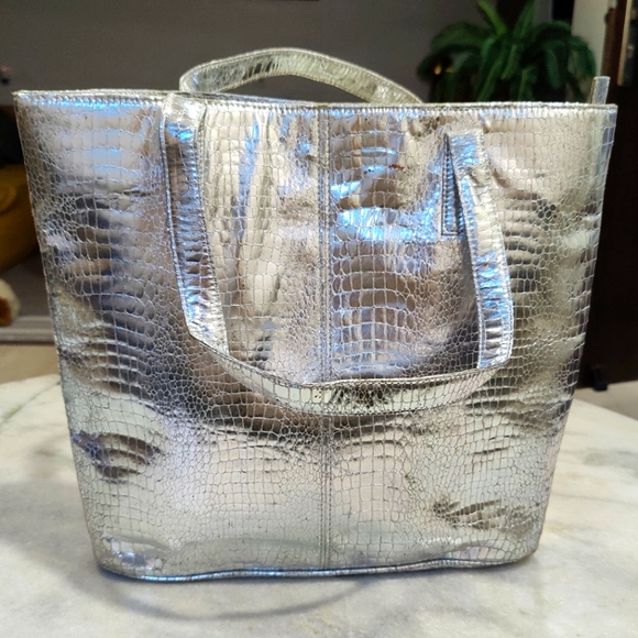 Zara Silver Tote - NWOT - Picture 4 of 7